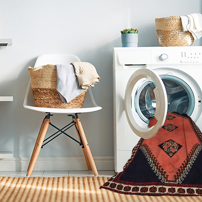 Machine Washable Traditional Deep Red Rug in a Washing Machine, wshtr1715