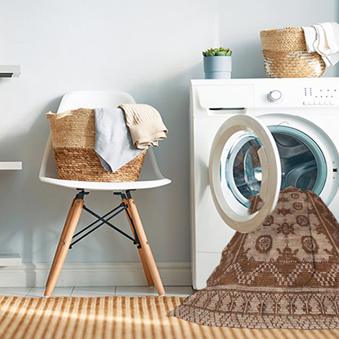 Machine Washable Traditional Saddle Brown Rug in a Washing Machine, wshtr1730