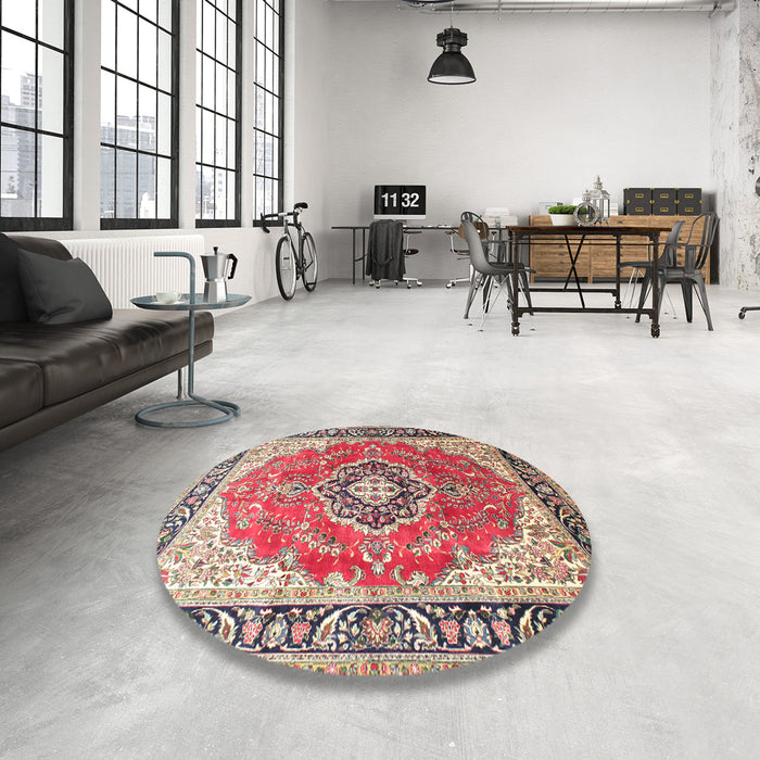 Round Traditional Light French Beige Brown Medallion Rug in a Office, tr174