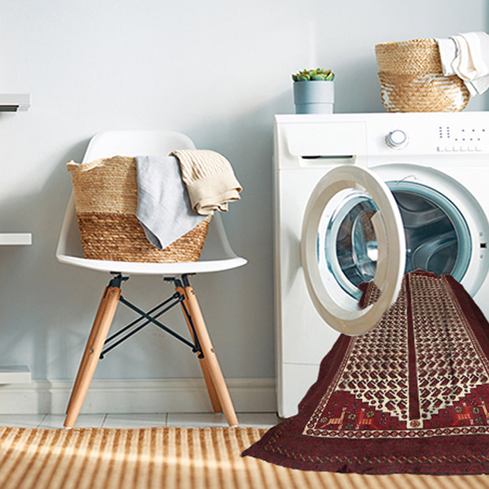 Machine Washable Traditional Red Wine or Wine Red Rug in a Washing Machine, wshtr1760