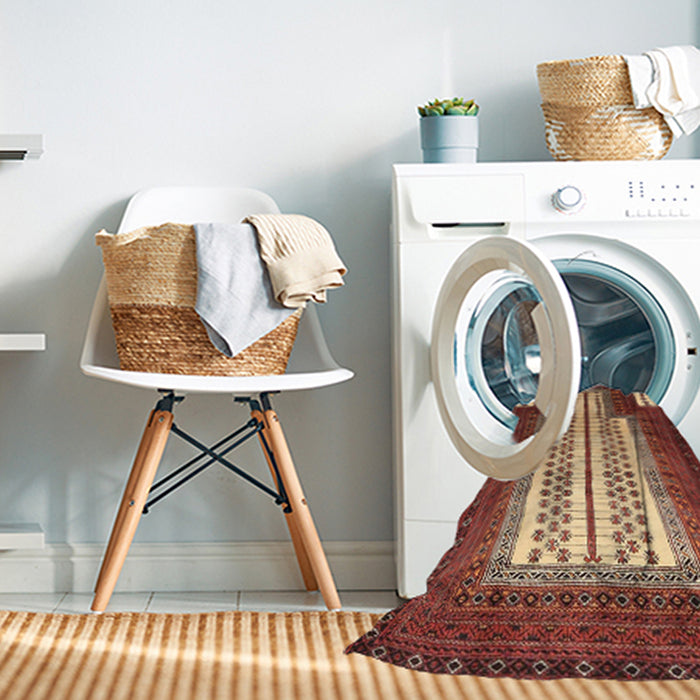 Machine Washable Traditional Tomato Red Rug in a Washing Machine, wshtr1764