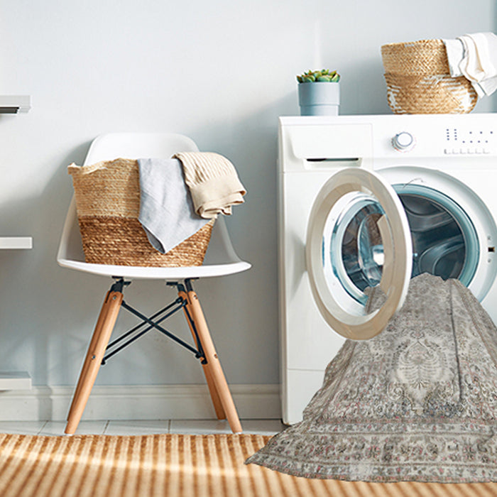 Machine Washable Traditional Dark White Beige Rug in a Washing Machine, wshtr1789