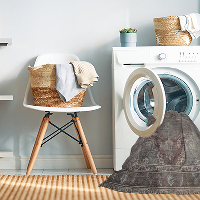 Machine Washable Traditional Rosy-Finch Purple Rug in a Washing Machine, wshtr1818