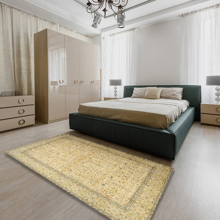 Machine Washable Traditional Cinnamon Brown Rug in a Bedroom, wshtr1900