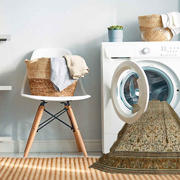 Machine Washable Traditional Saddle Brown Rug in a Washing Machine, wshtr1968