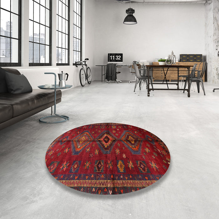 Round Traditional Red Persian Rug in a Office, tr1999