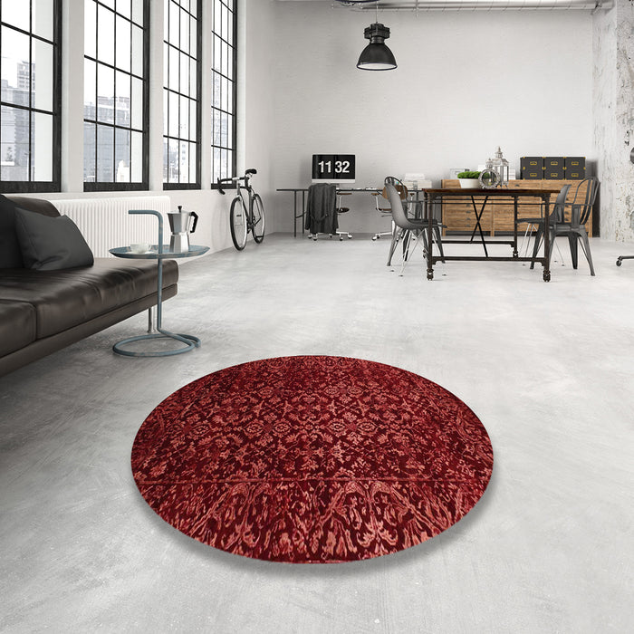 Round Traditional Red Persian Rug in a Office, tr2027