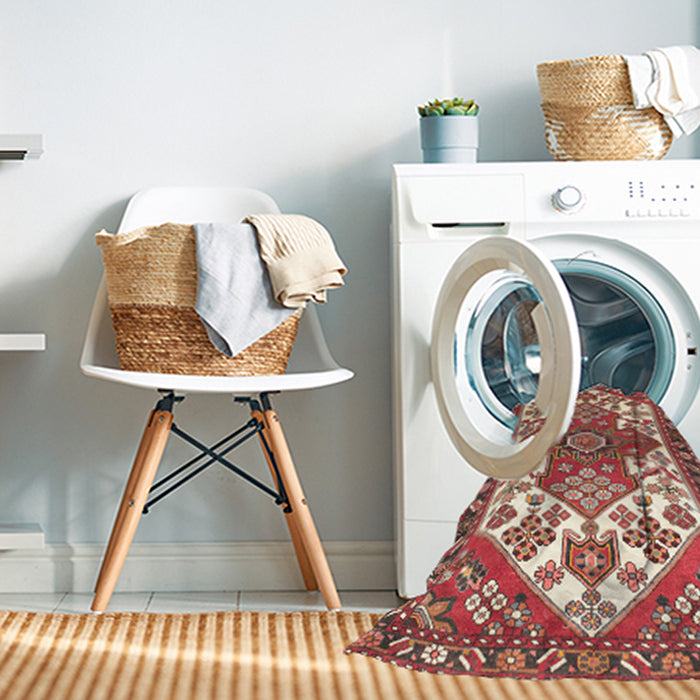Machine Washable Traditional Red Rug in a Washing Machine, wshtr202