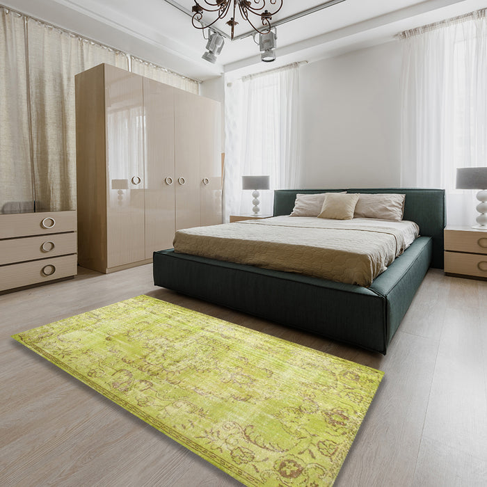 Traditional Bold Yellow Persian Rug in a Bedroom, tr2062
