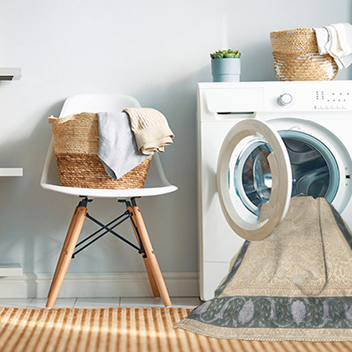 Machine Washable Traditional Gold Rug in a Washing Machine, wshtr2068