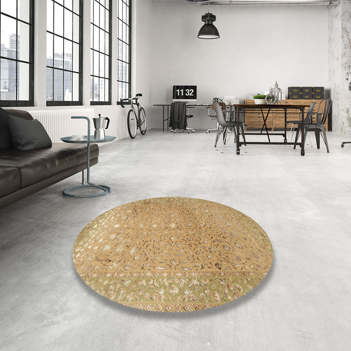 Round Traditional Cinnamon Brown Persian Rug in a Office, tr2083