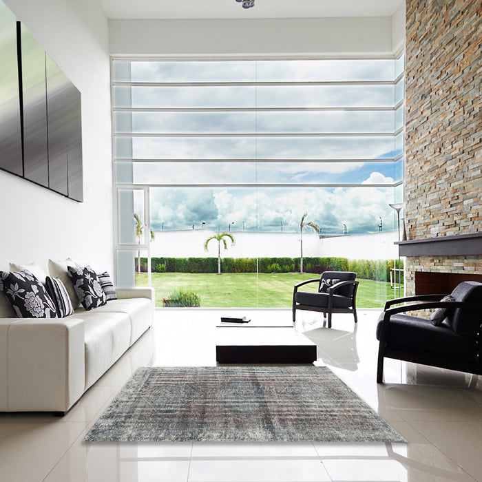 Square Machine Washable Traditional Ash Gray Rug in a Living Room, wshtr2104