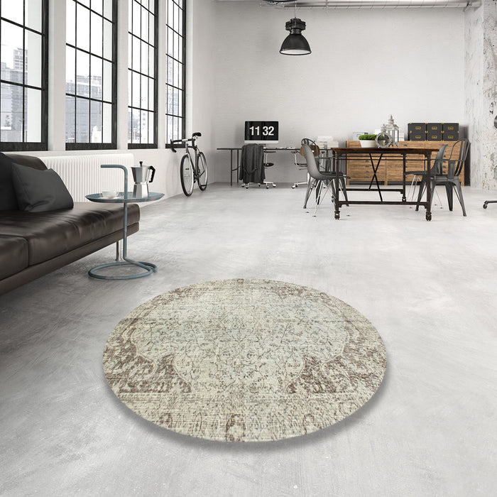 Round Machine Washable Traditional Tan Brown Gold Rug in a Office, wshtr2114