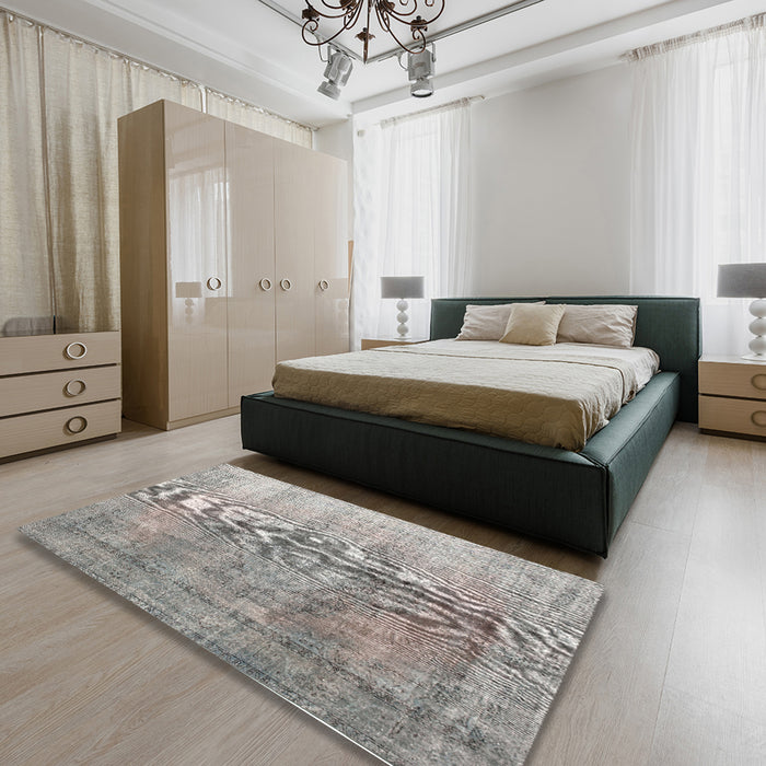 Machine Washable Traditional Pale Silver Gray Rug in a Bedroom, wshtr2141