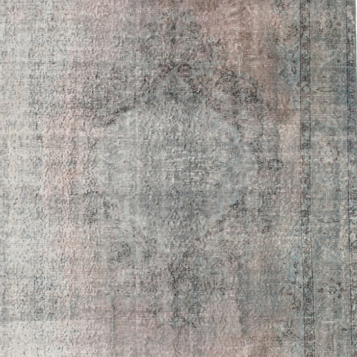 Machine Washable Traditional Pale Silver Gray Rug, wshtr2141