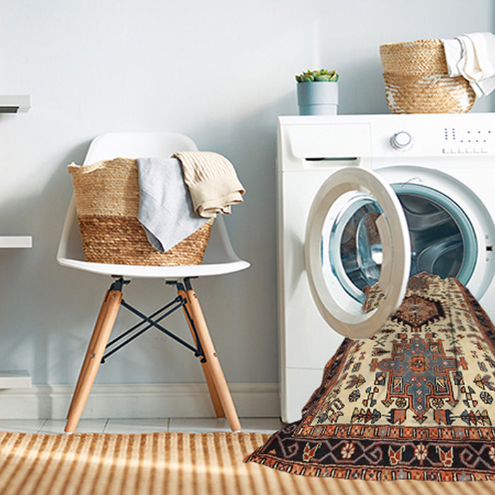 Machine Washable Traditional Vermilion Red Rug in a Washing Machine, wshtr2329