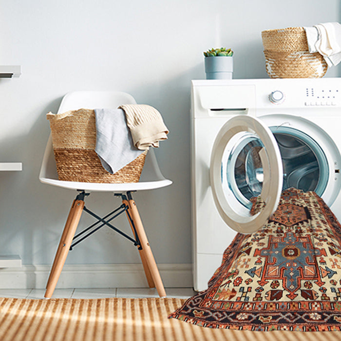 Machine Washable Traditional Saffron Red Rug in a Washing Machine, wshtr2331