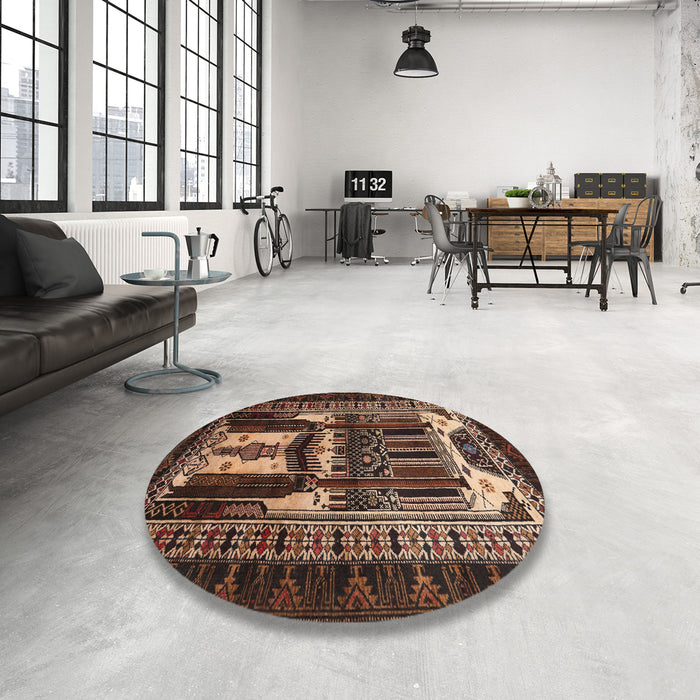 Round Traditional Red Persian Rug in a Office, tr2357