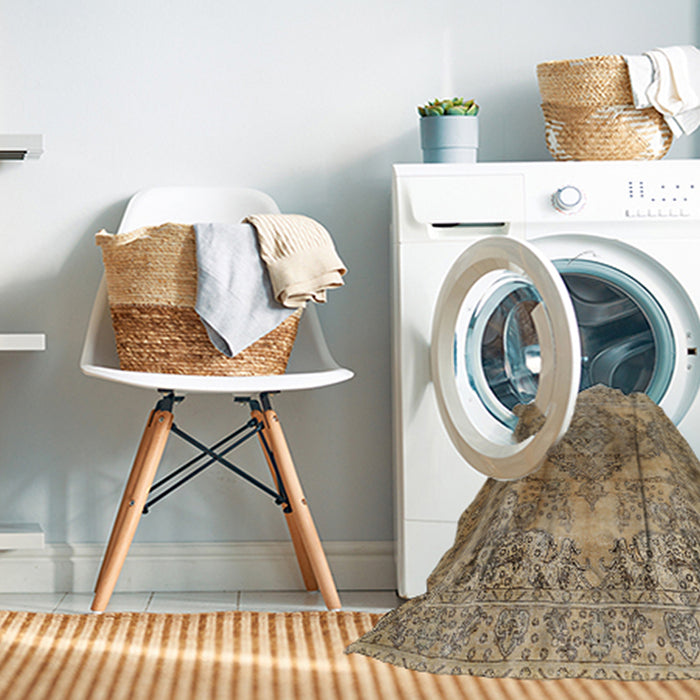 Machine Washable Traditional Brown Rug in a Washing Machine, wshtr2641