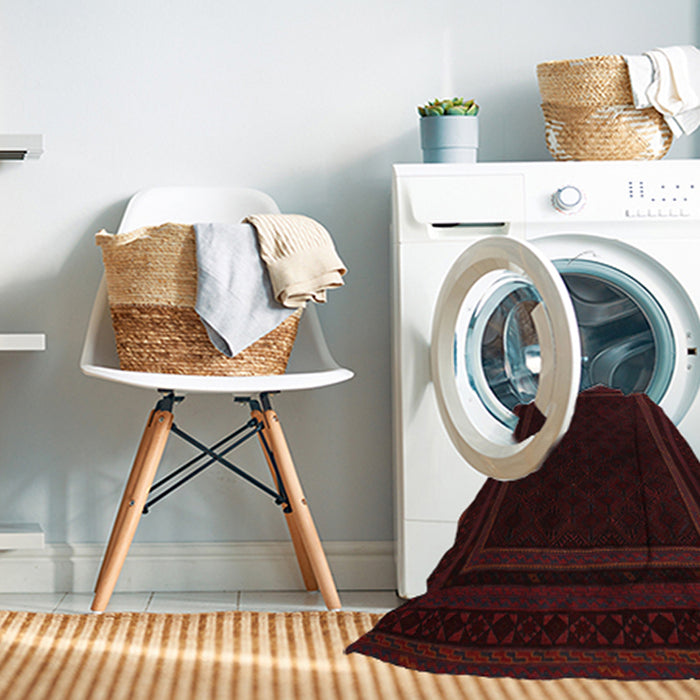 Machine Washable Traditional Night Red Rug in a Washing Machine, wshtr2663