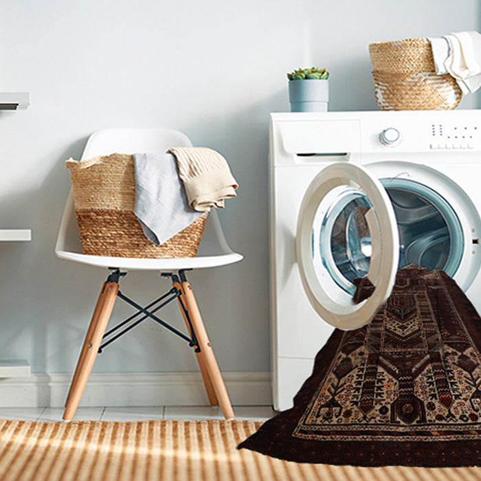 Machine Washable Traditional Black Brown Rug in a Washing Machine, wshtr2695