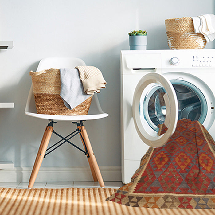 Machine Washable Traditional Red Rug in a Washing Machine, wshtr2728