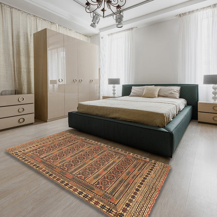 Traditional Sand Brown Southwestern Rug in a Bedroom, tr2770