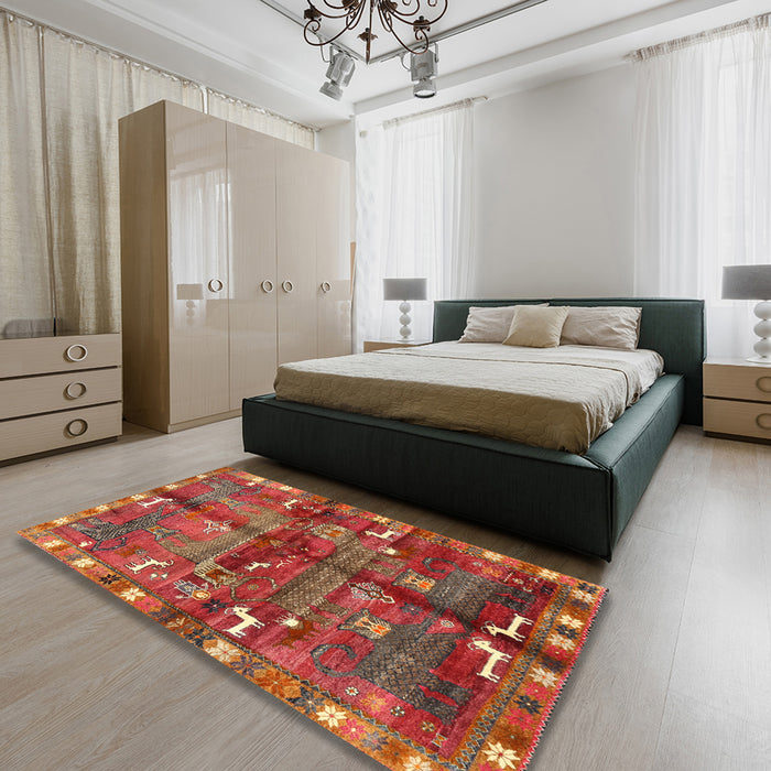 Traditional Rust Pink Animal Rug in a Bedroom, tr2794