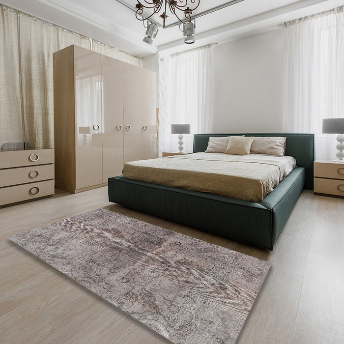 Traditional Silver Pink Persian Rug in a Bedroom, tr2934
