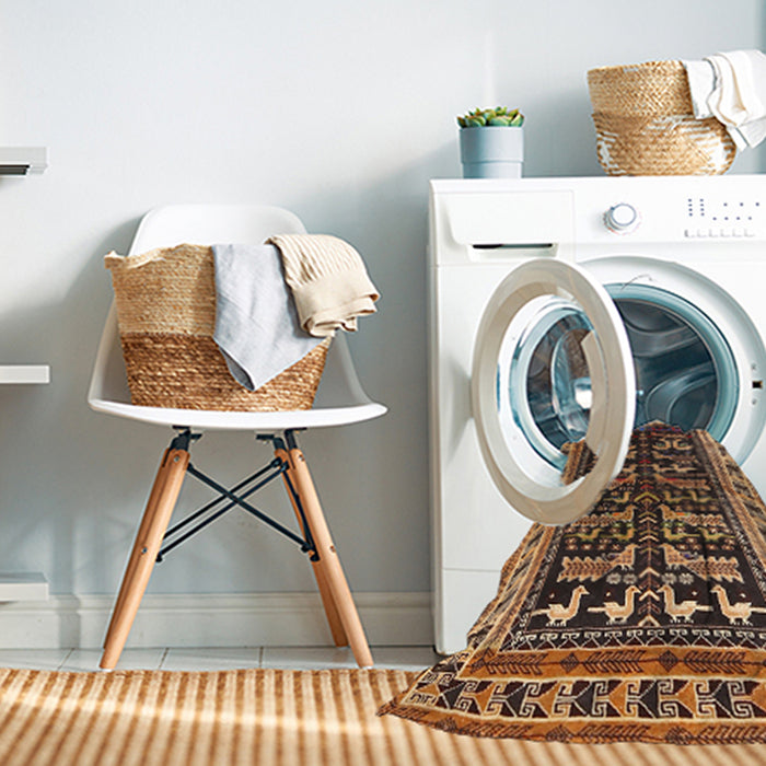 Machine Washable Traditional Bakers Brown Rug in a Washing Machine, wshtr2964