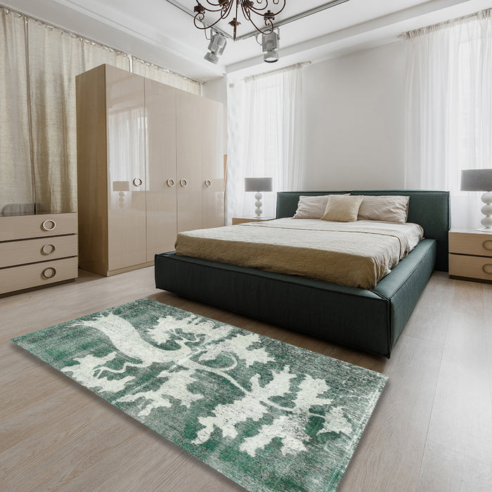 Traditional Green Persian Rug in a Bedroom, tr2983