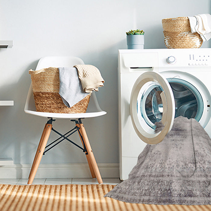 Machine Washable Traditional Rosy Brown Pink Rug in a Washing Machine, wshtr3190