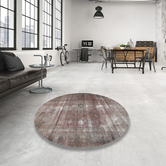 Round Traditional Pink Persian Rug in a Office, tr3195