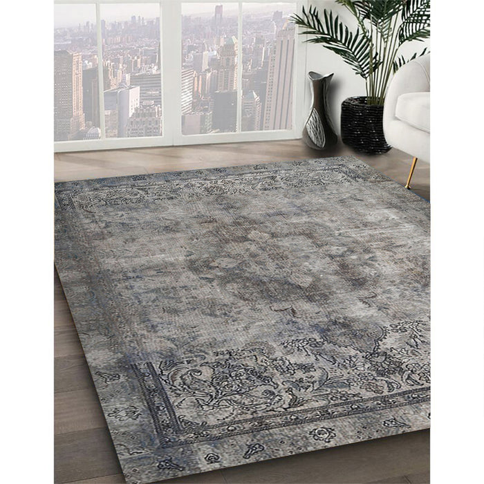 Machine Washable Traditional Dark Gray Rug in a Family Room, wshtr3236
