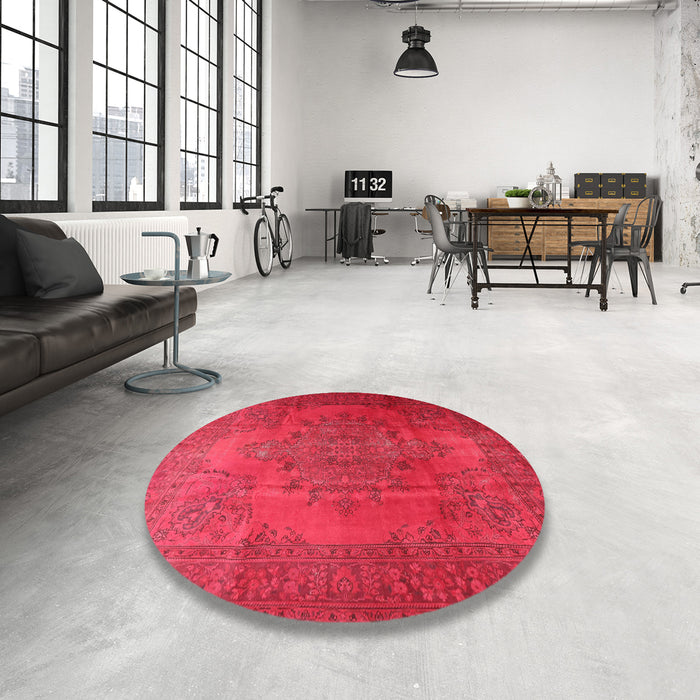 Round Traditional Red Persian Rug in a Office, tr3242