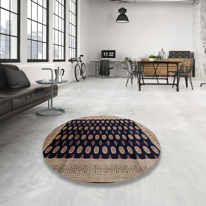 Round Machine Washable Traditional Charcoal Black Rug in a Office, wshtr324
