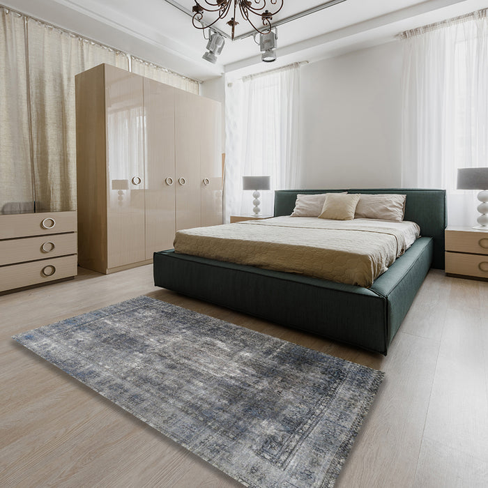 Machine Washable Traditional Carbon Gray Rug in a Bedroom, wshtr3258