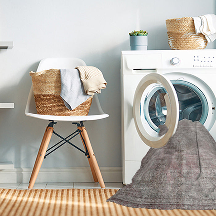 Machine Washable Traditional Rose Dust Purple Rug in a Washing Machine, wshtr3264