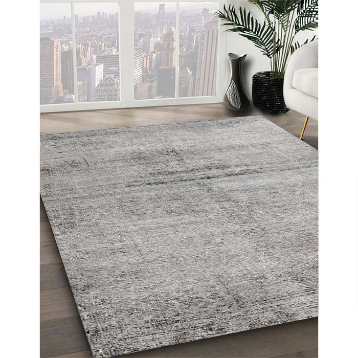 Machine Washable Traditional Granite Gray Rug in a Family Room, wshtr3279