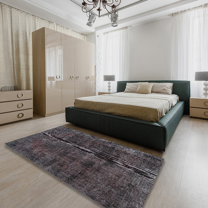 Machine Washable Traditional Granite Gray Rug in a Bedroom, wshtr3315