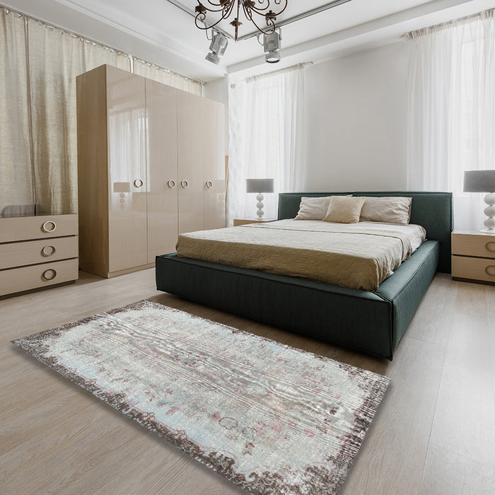 Traditional Gray Persian Rug in a Bedroom, tr3334