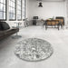 Round Machine Washable Traditional Grey Gray Rug in a Office, wshtr3363