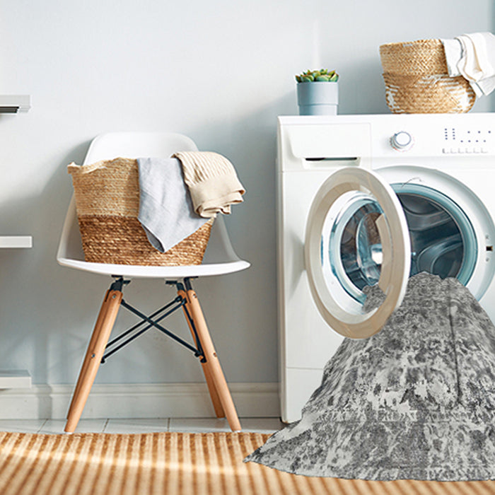 Machine Washable Traditional Grey Gray Rug in a Washing Machine, wshtr3363