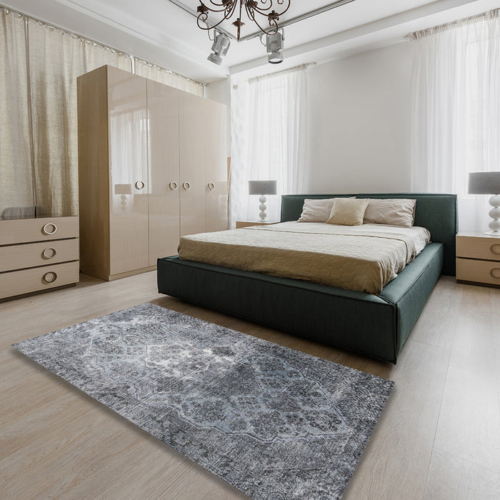 Traditional Ash Gray Persian Rug in a Bedroom, tr3390
