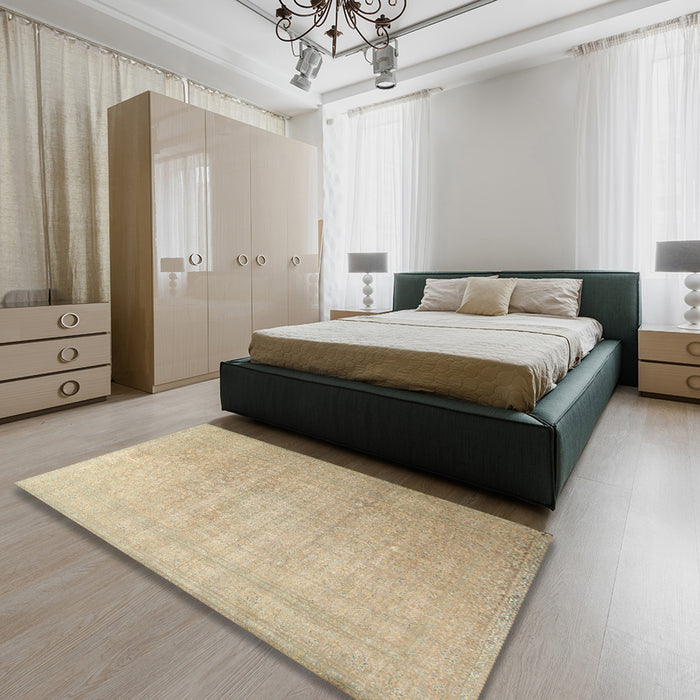 Traditional Brown Persian Rug in a Bedroom, tr3391