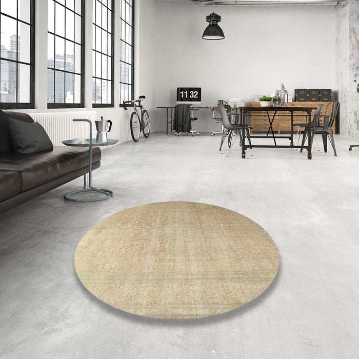 Round Machine Washable Traditional Brown Rug in a Office, wshtr3391