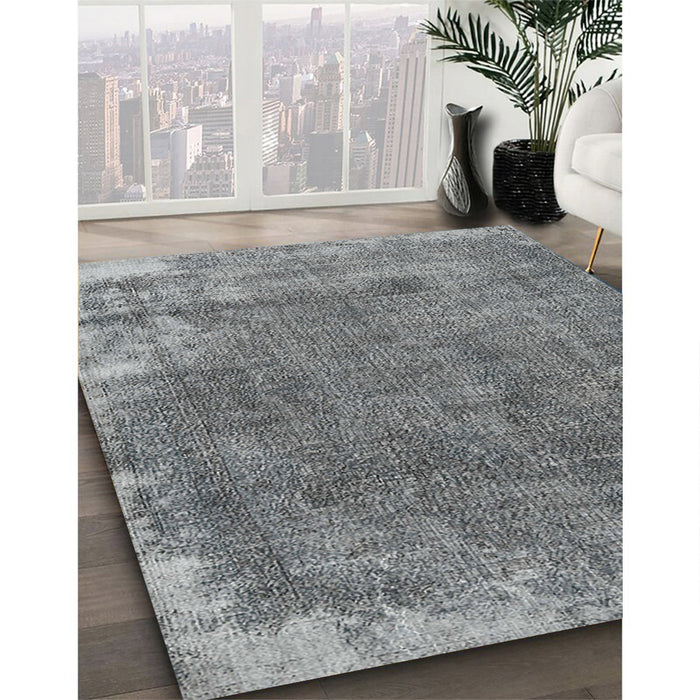 Machine Washable Traditional Dark Gray Rug in a Family Room, wshtr3430