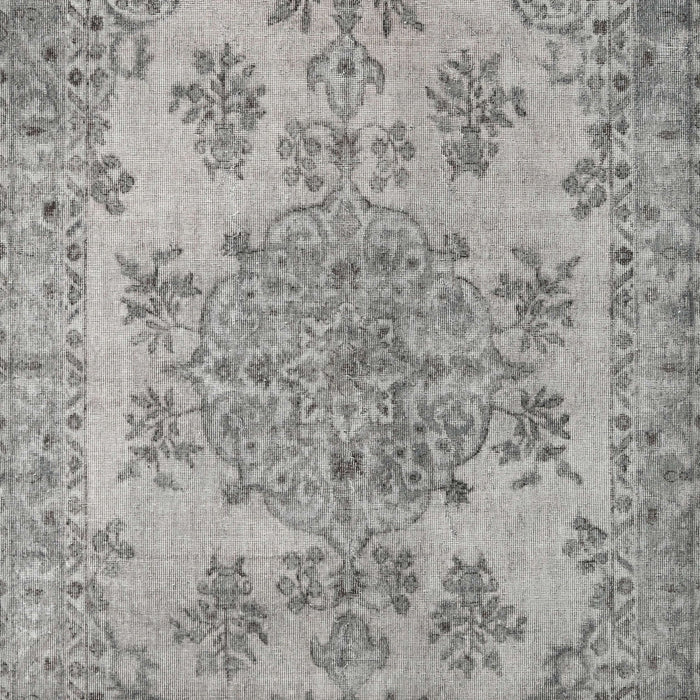 Machine Washable Traditional Pale Silver Gray Rug, wshtr3437