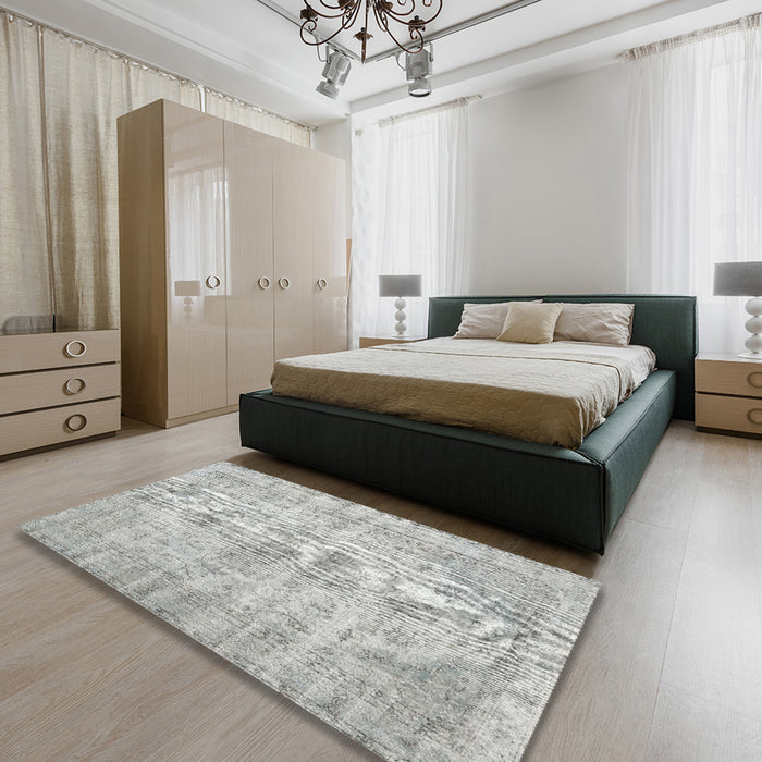Traditional Gray Persian Rug in a Bedroom, tr3440
