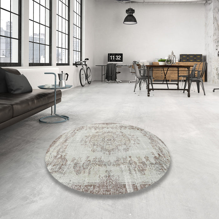 Round Traditional Gray Persian Rug in a Office, tr3442